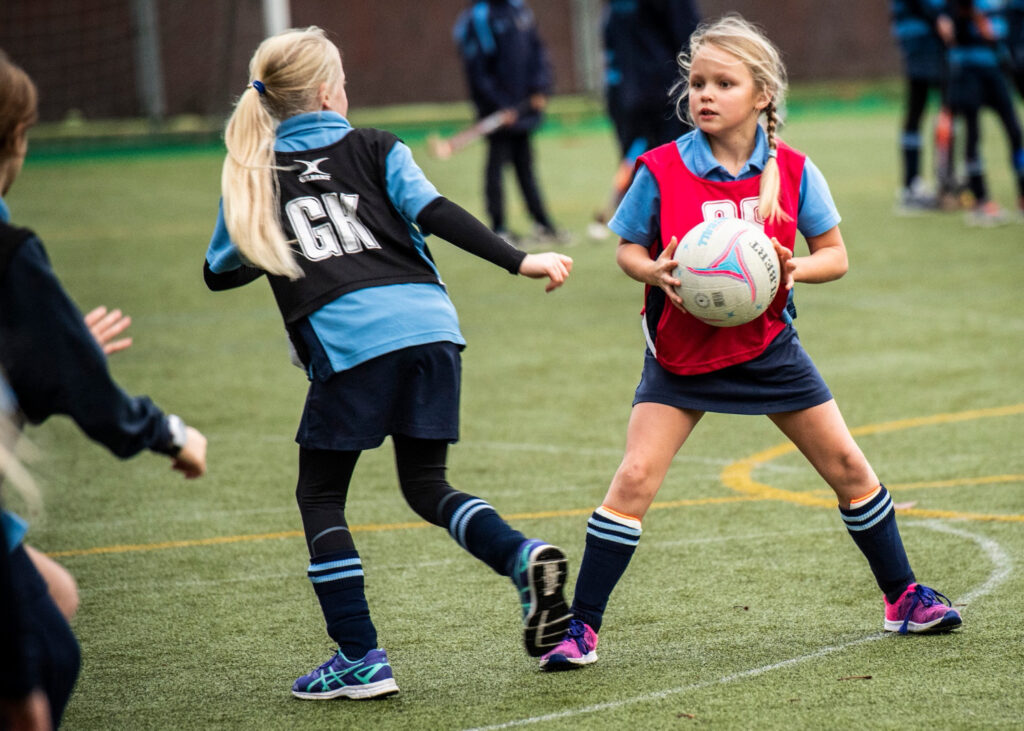 Girls-Playing-Netball